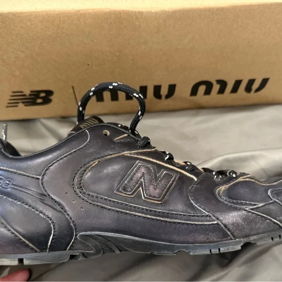 MIU MIU AND NEW BALANCE BLACK VINTAGE DISTRESSED SNEAKERS SIZE 39 - Picture 4 of 10